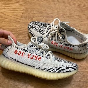 Yeezy zebra 350 v2